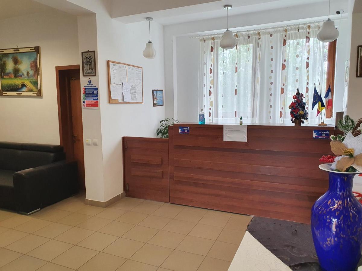 Pensiunea Anais Tetoiu Bagian luar foto